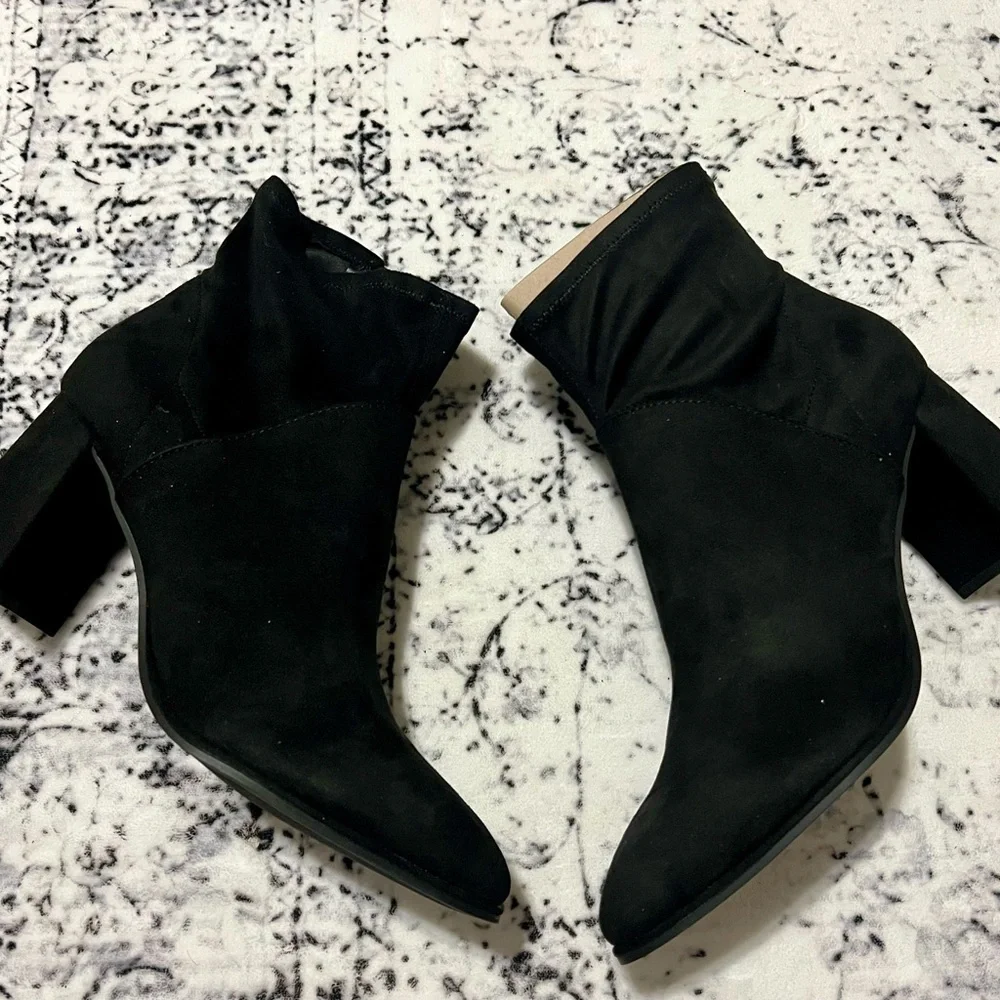 Marc Fisher Women's Black Pointy Toe Ankle Booties Black Multi Fabric 10